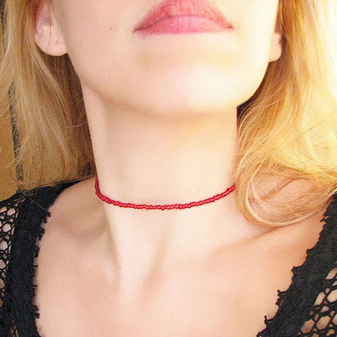 Red Beachy Polished Seed Bead Enamel Choker Necklace One Size /