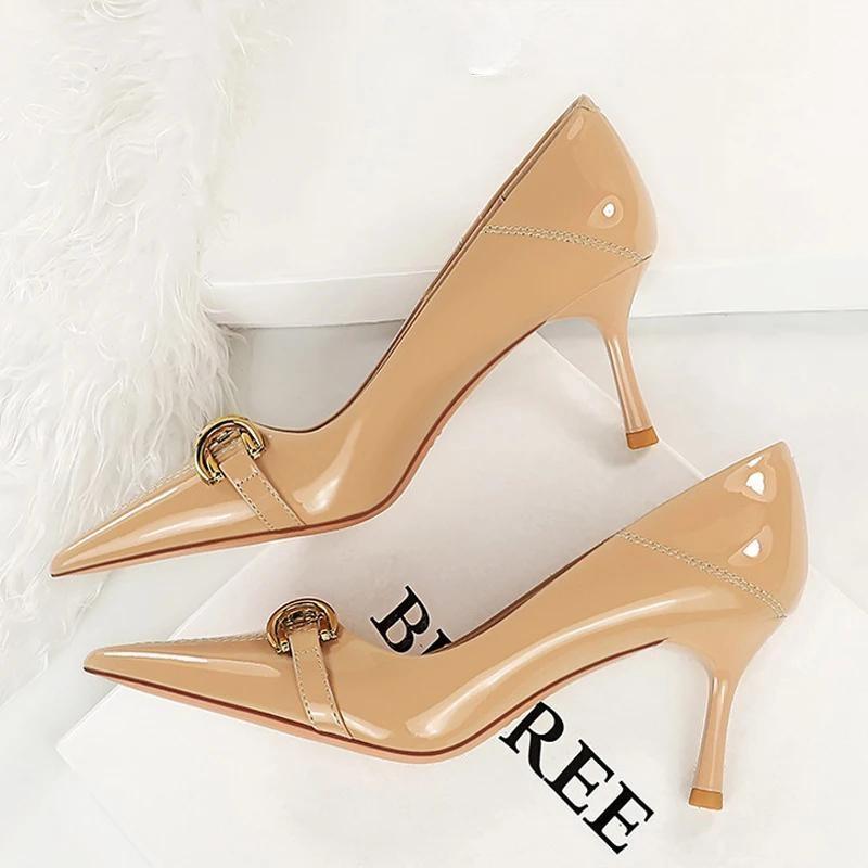 7Cm Heels Metal Buckle Women Pumps In Patent Leather Kitten Style Nude / 34