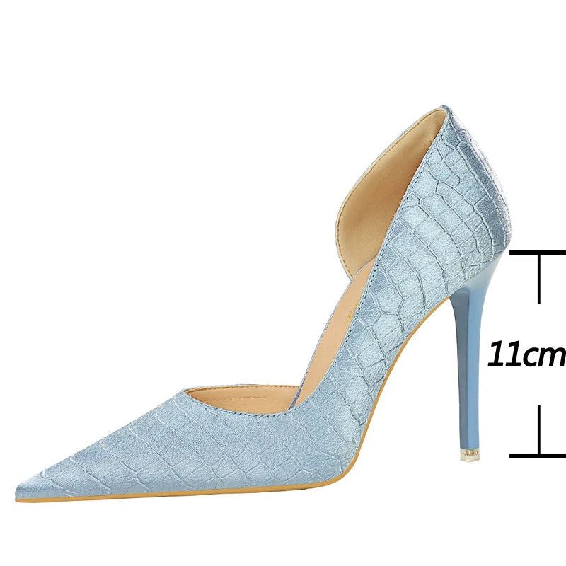 Sky Blue Vintage Stone Pattern High Heel Women Pumps