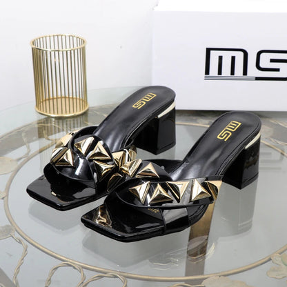 Metal Decorative Willow Nails Open Toe Sandals With 7Cm Thick Heels