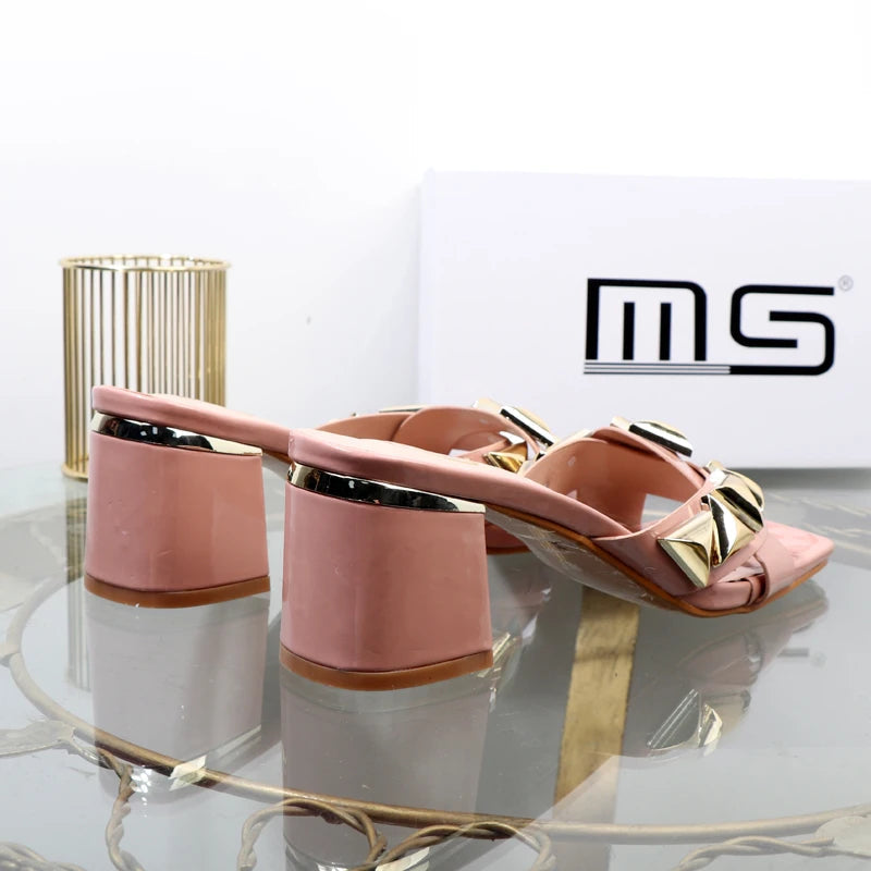 Metal Decorative Willow Nails Open Toe Sandals With 7Cm Thick Heels
