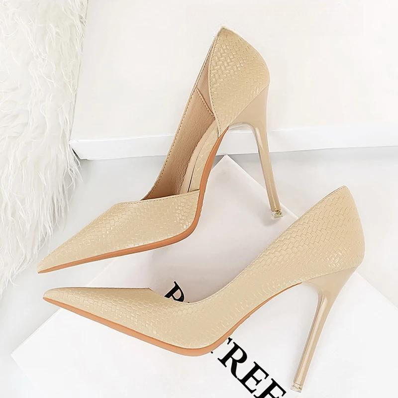 Red Women Pumps With New Weave Pattern High Heels Apricot / 34