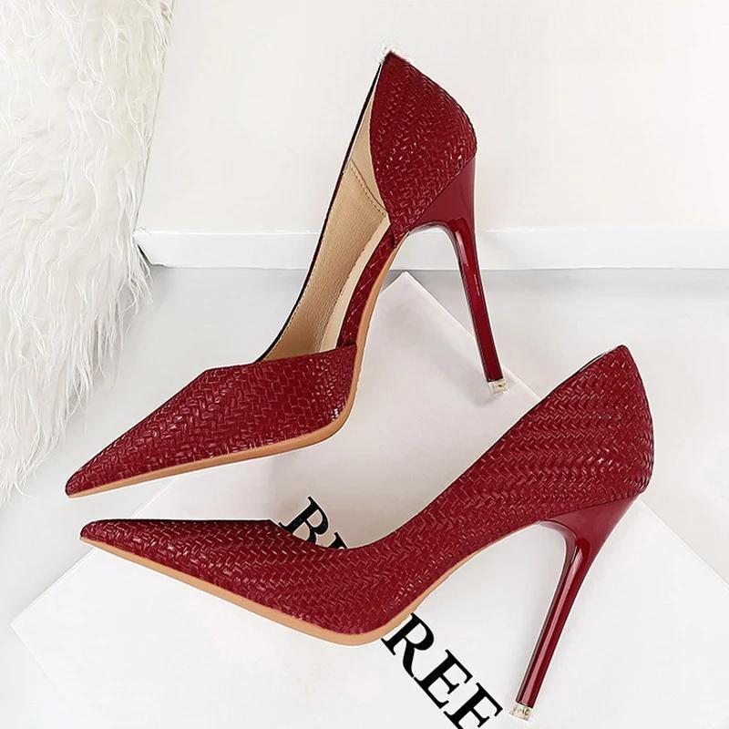 Red Women Pumps With New Weave Pattern High Heels Red / 34