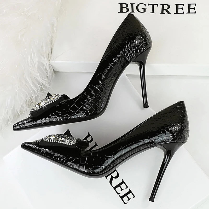 Women’s Stiletto Pumps With Bowknot Design And Rhinestone Detail