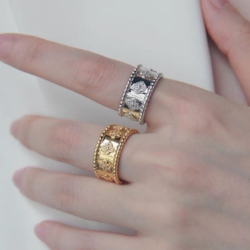Clover Elegance Ring