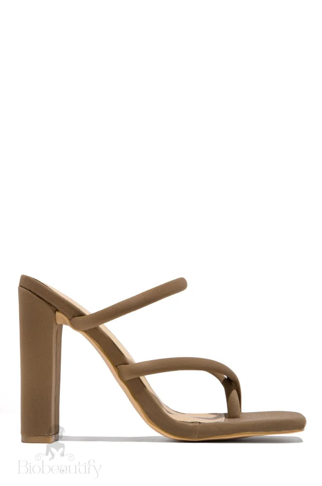 Aiden Heels In Mocha 8 /