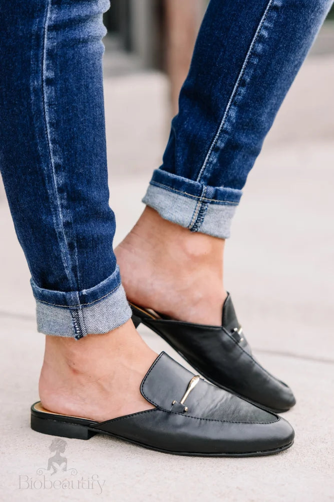 Boss Black Flat Mules 6 /