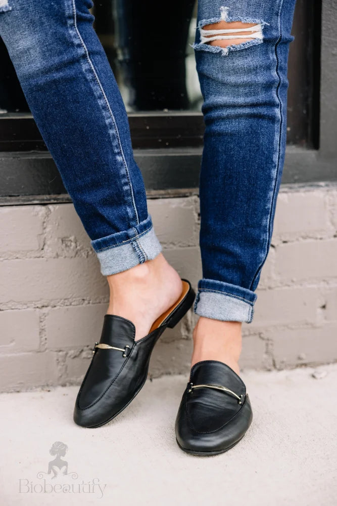 Boss Black Flat Mules 6.5 /