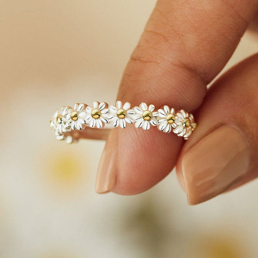 Two Tone Daisy Chain Ring In Silver - Cottagecore Style One Size /