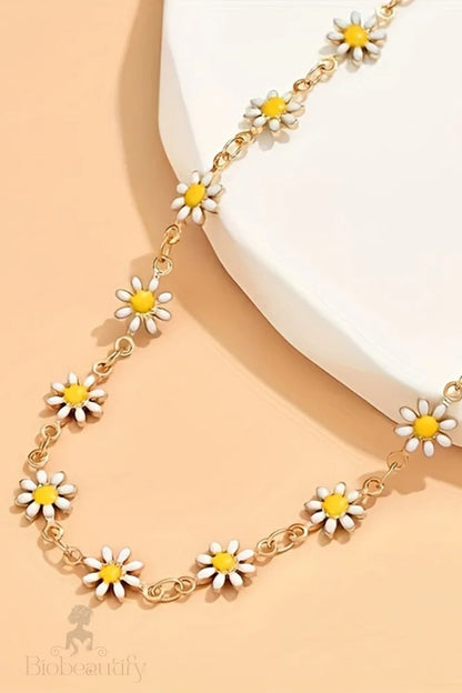 Daisy Alloy Choker Necklace With Adjustable Chain