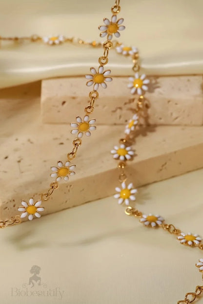 Daisy Alloy Choker Necklace With Adjustable Chain