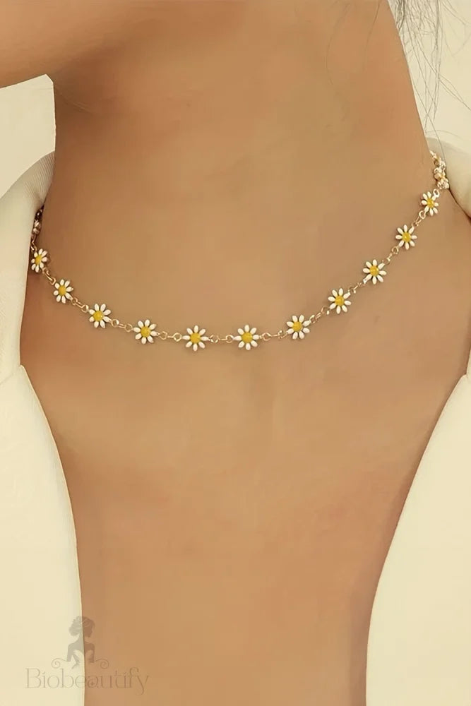 Daisy Alloy Choker Necklace With Adjustable Chain