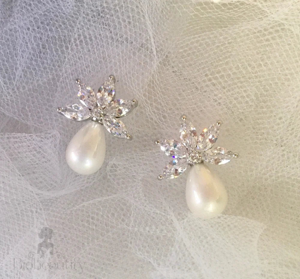 Darlene Bridal Earrings With Pearl And Cubic Zirconia In Silver Rose Gold