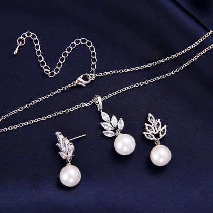 Etta Jewelry Set With Pearls And Cubic Zirconia In Silver Rose Gold