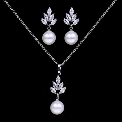 Etta Jewelry Set With Pearls And Cubic Zirconia In Silver Rose Gold