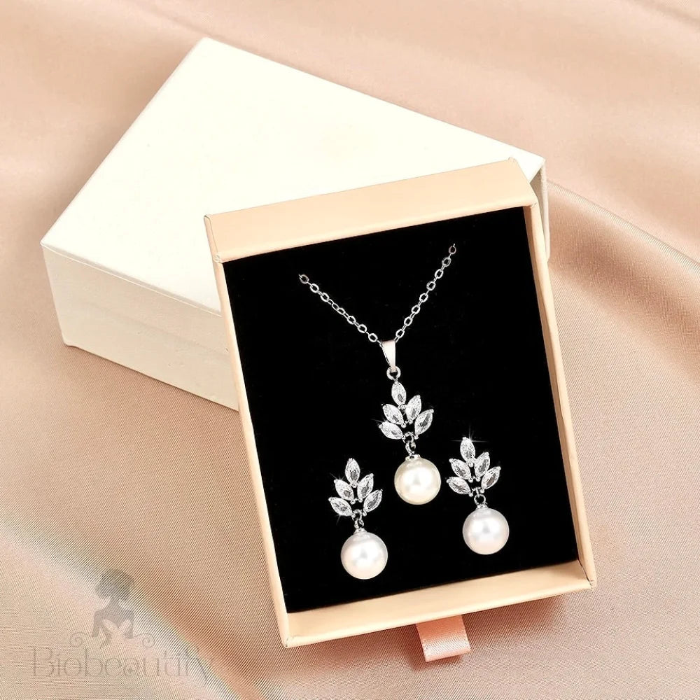 Etta Jewelry Set With Pearls And Cubic Zirconia In Silver Rose Gold