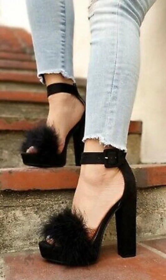 Evonne Black Heels 6 /