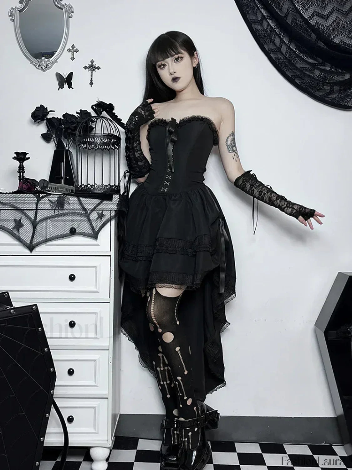 Gothic Bodycon Lace Hi Trim Corset Low Swing Evening Strapless Sleeveless Dress Black / S