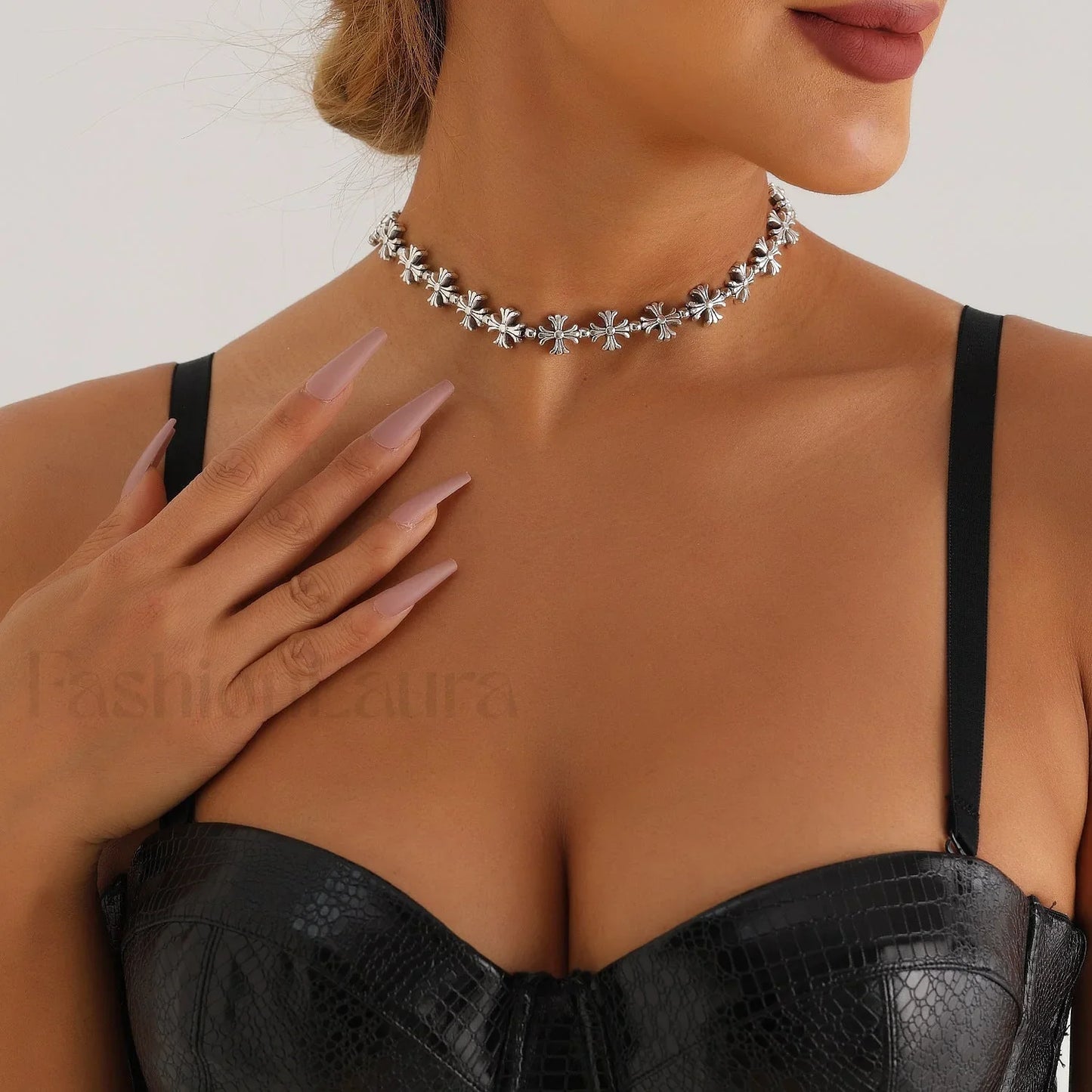 K Vintage Elastic Heart Cross Necklace WHITE