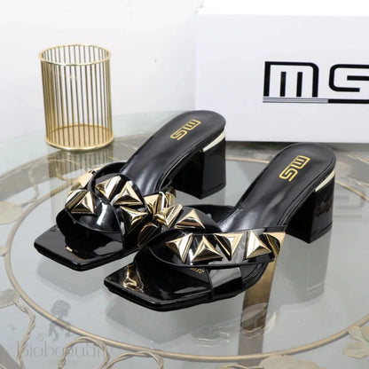 Metal Decorative Willow Nails Open Toe Sandals With 7Cm Thick Heels