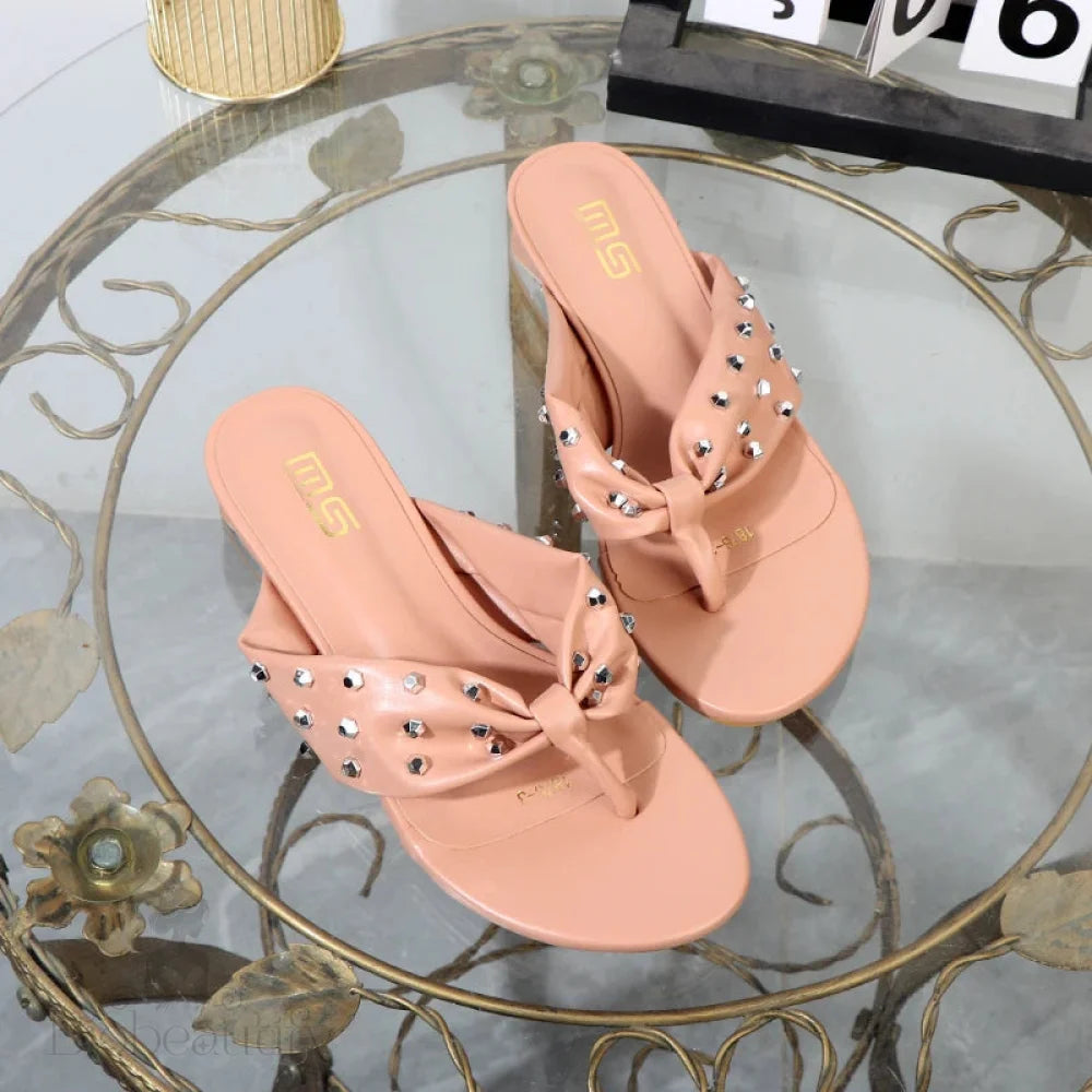 Modern Ladies Low Heeled Leather Flat Sandals For Summer Outdoor Fashion