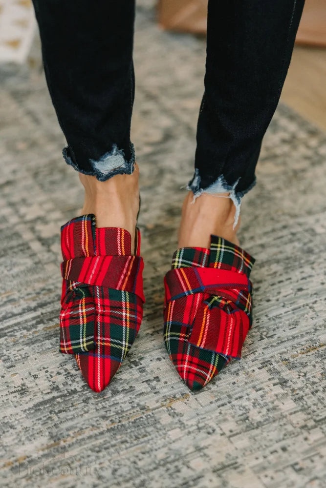 Red Plaid Flats Under The Tree 6.5 /