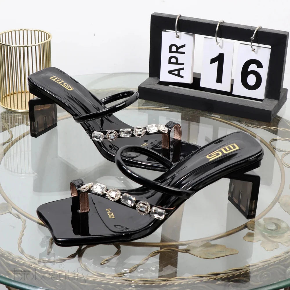 Rhinestone Flip-Flops: High-End Fashion Sandals For Summer Banquets