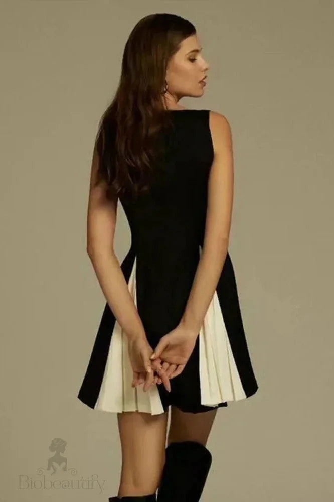 Sleeveless A-Line Mini Dress With High Waist Straps