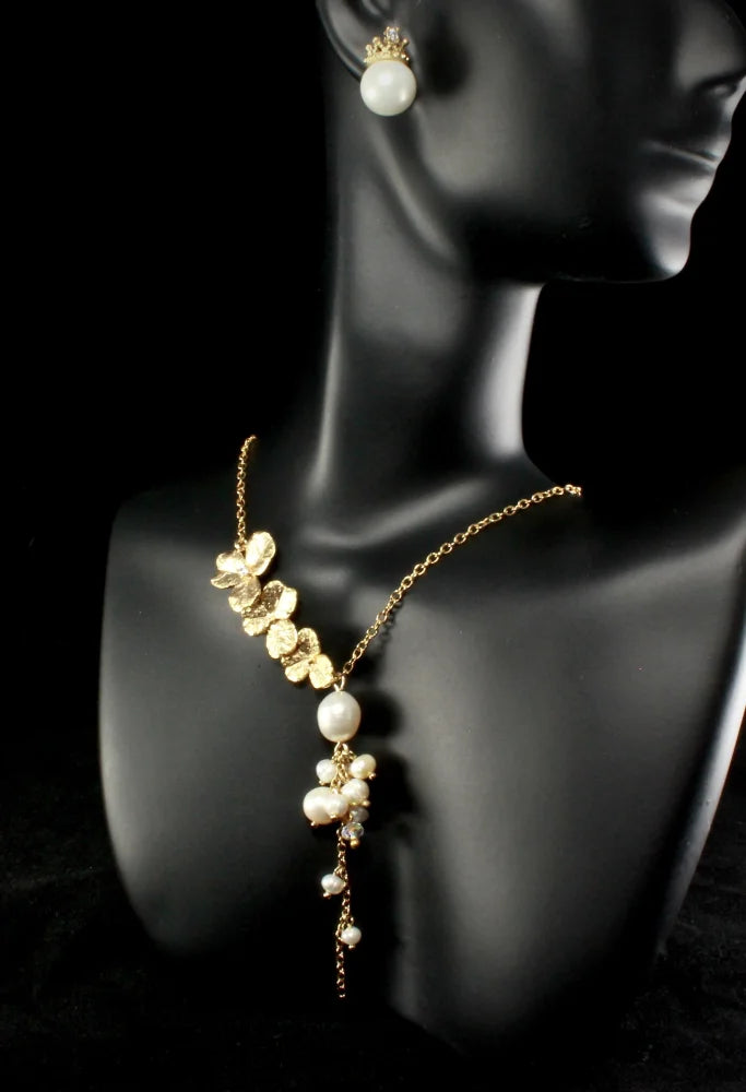 Trillium Cascading Pearl Necklace In Gold And Silver