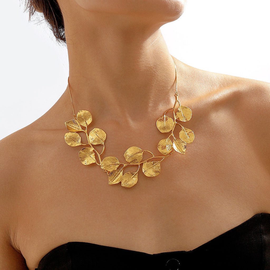Vintage Leaf Shaped Box Chain Necklace Gold / One Size